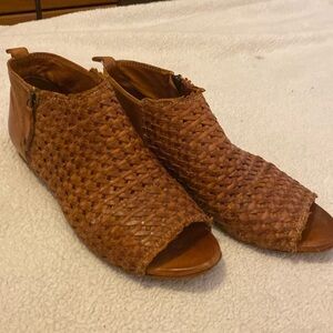 Summer! Sundance open toe shoes